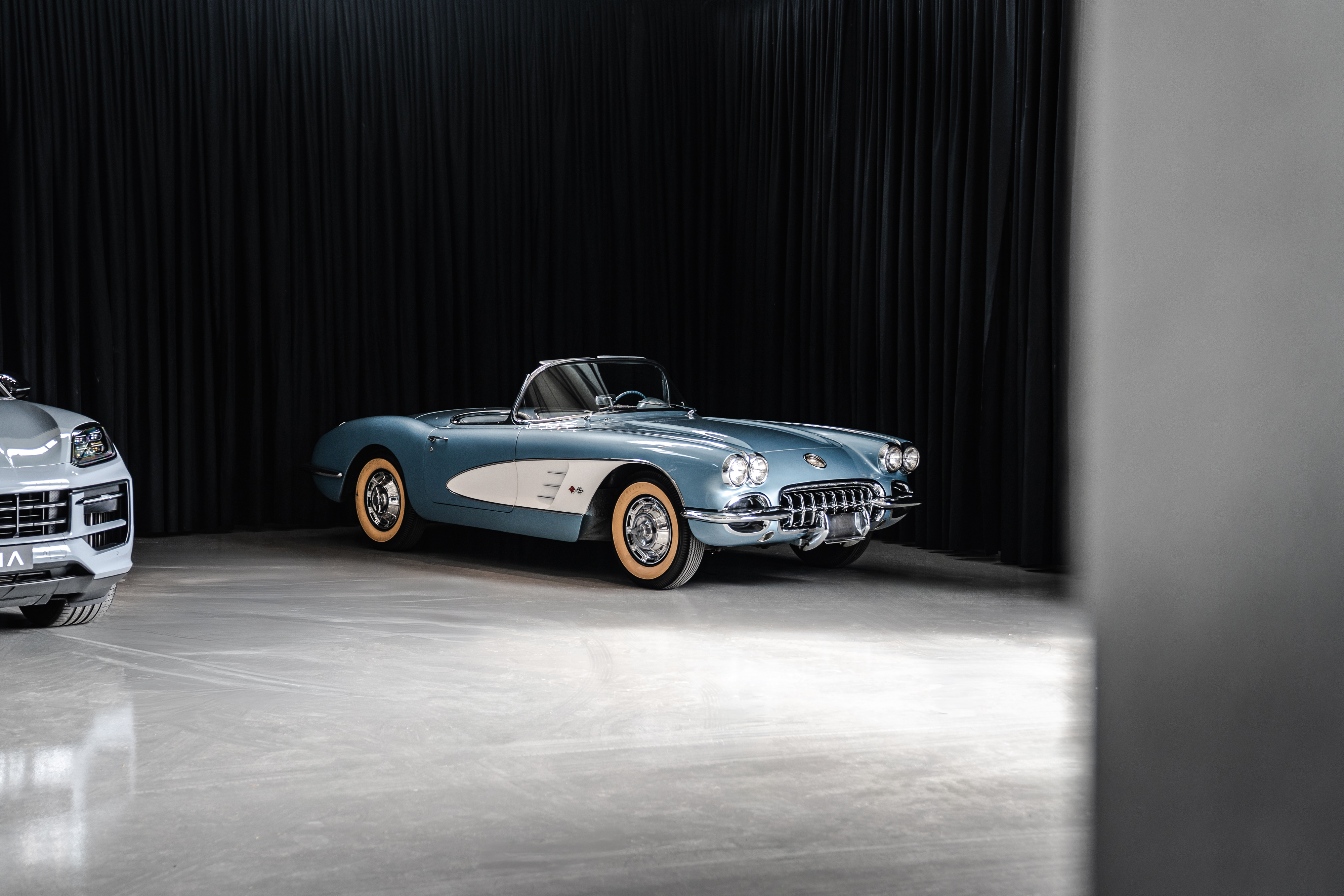 Corvette Sportwagen im Carma Automotive Showroom - Inzahlungnahme und Fahrzeugbewertung